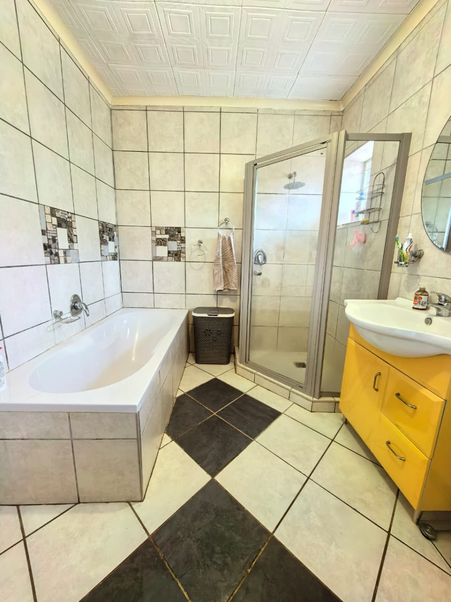 4 Bedroom Property for Sale in Vaalpark Free State